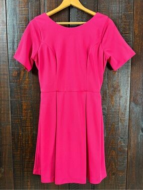 SINGLE Los Angeles Vibrant Pink Short Sleeve Pleated Dress